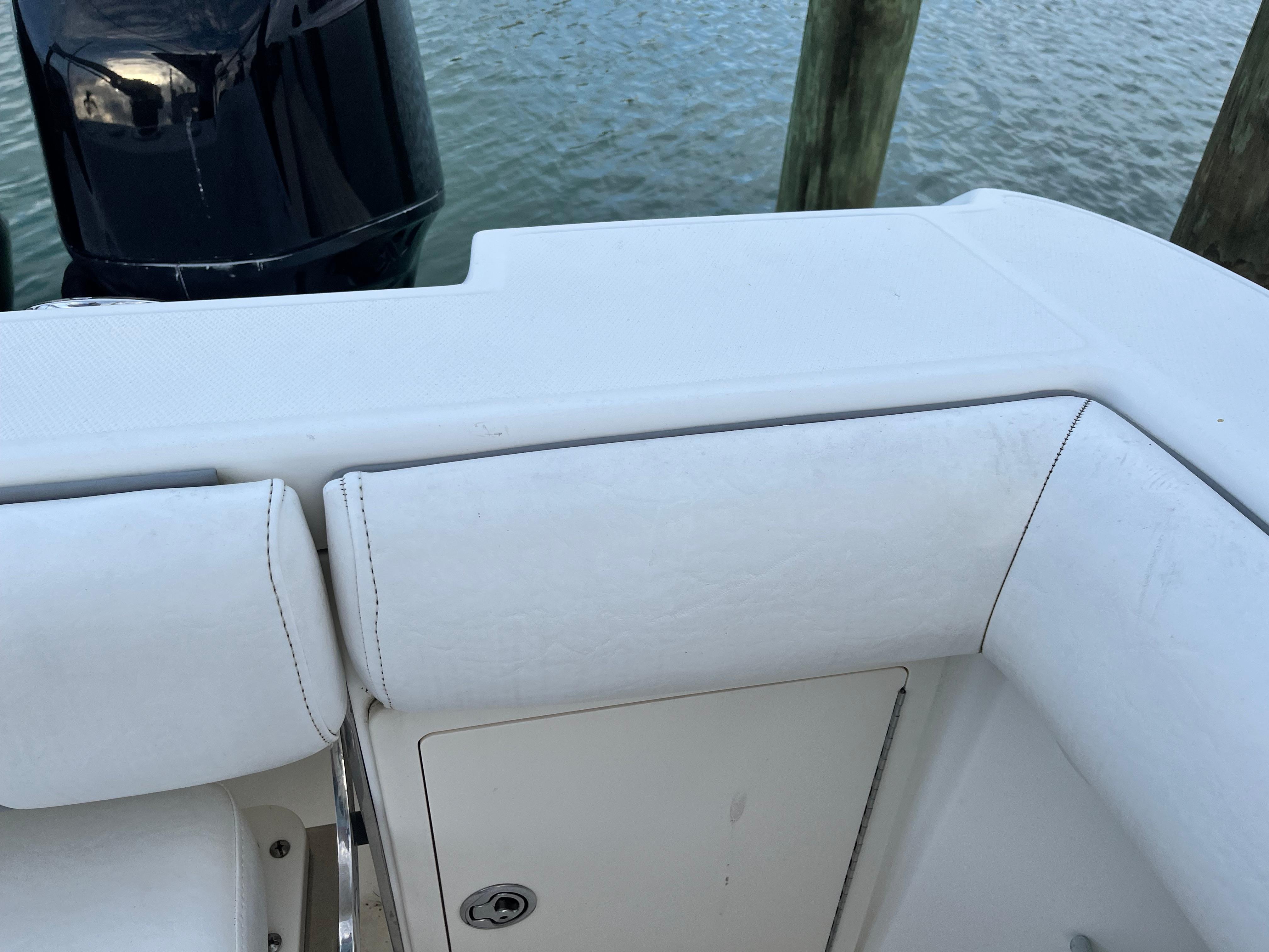 2009-boston-whaler-250-outrage-power-9805875-978947528-0-220520251040-14