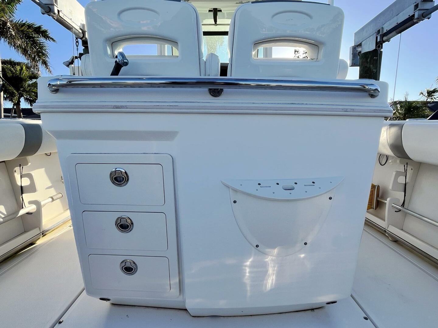 2009-boston-whaler-250-outrage-power-9805875-978947531-0-220520251040-17