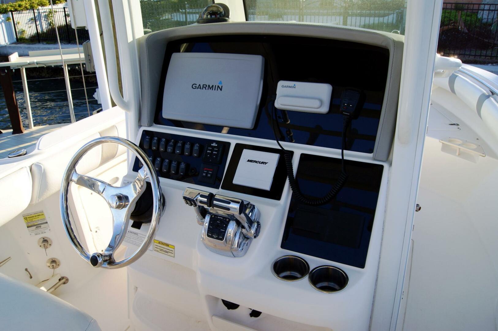 2009-boston-whaler-250-outrage-power-9805875-978947539-0-220520251040-25