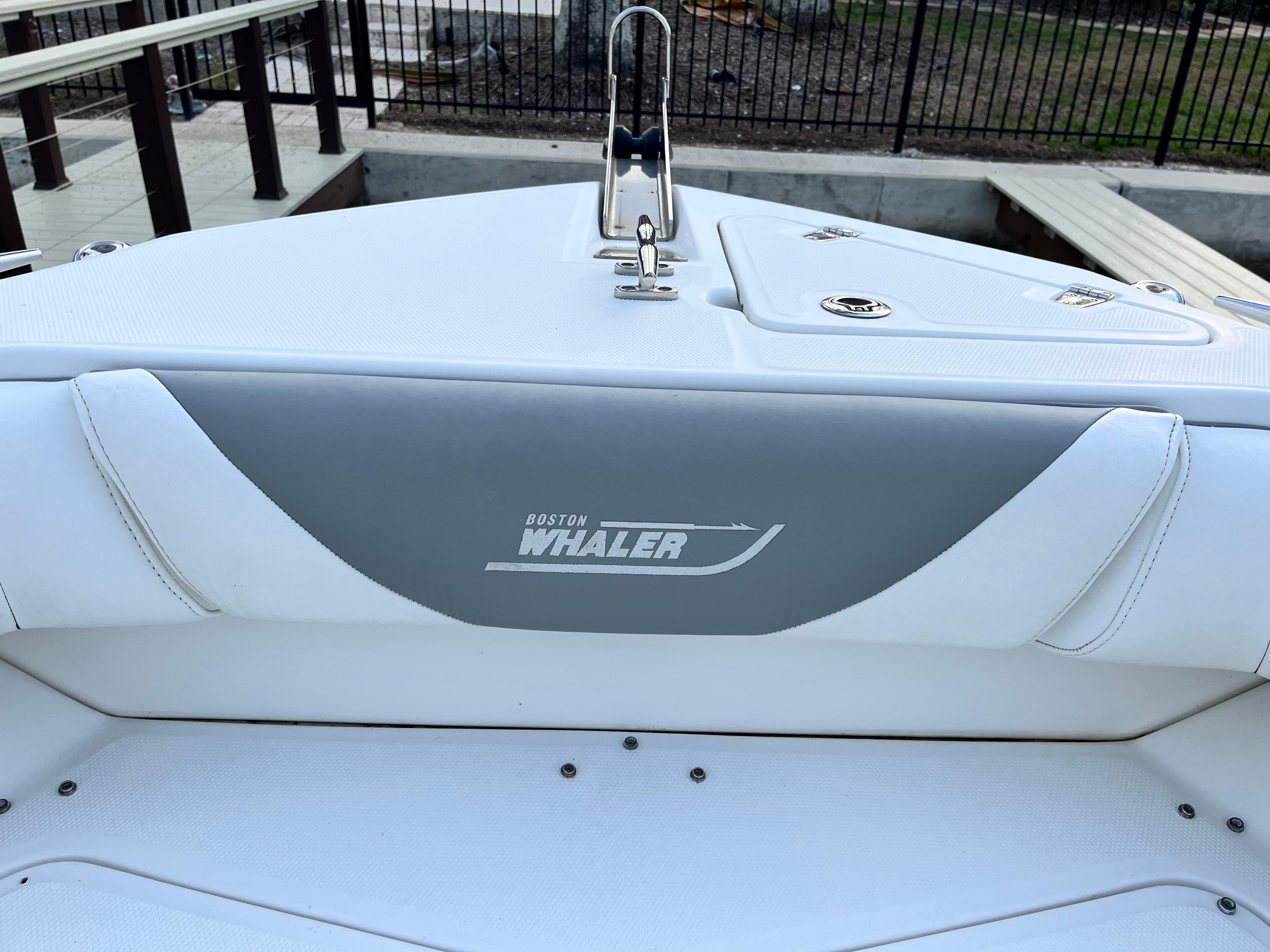 2009-boston-whaler-250-outrage-power-9805875-978947551-0-220520251041-37