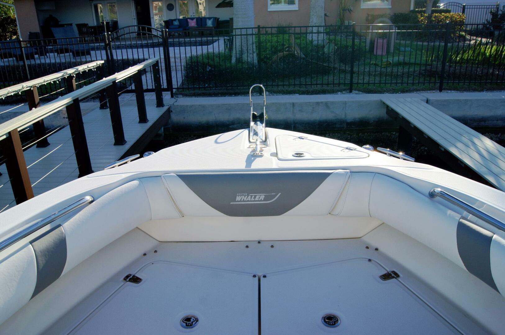 2009-boston-whaler-250-outrage-power-9805875-978947552-0-220520251041-38