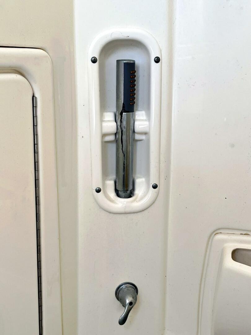 2009-boston-whaler-250-outrage-power-9805875-978947557-0-220520251041-43