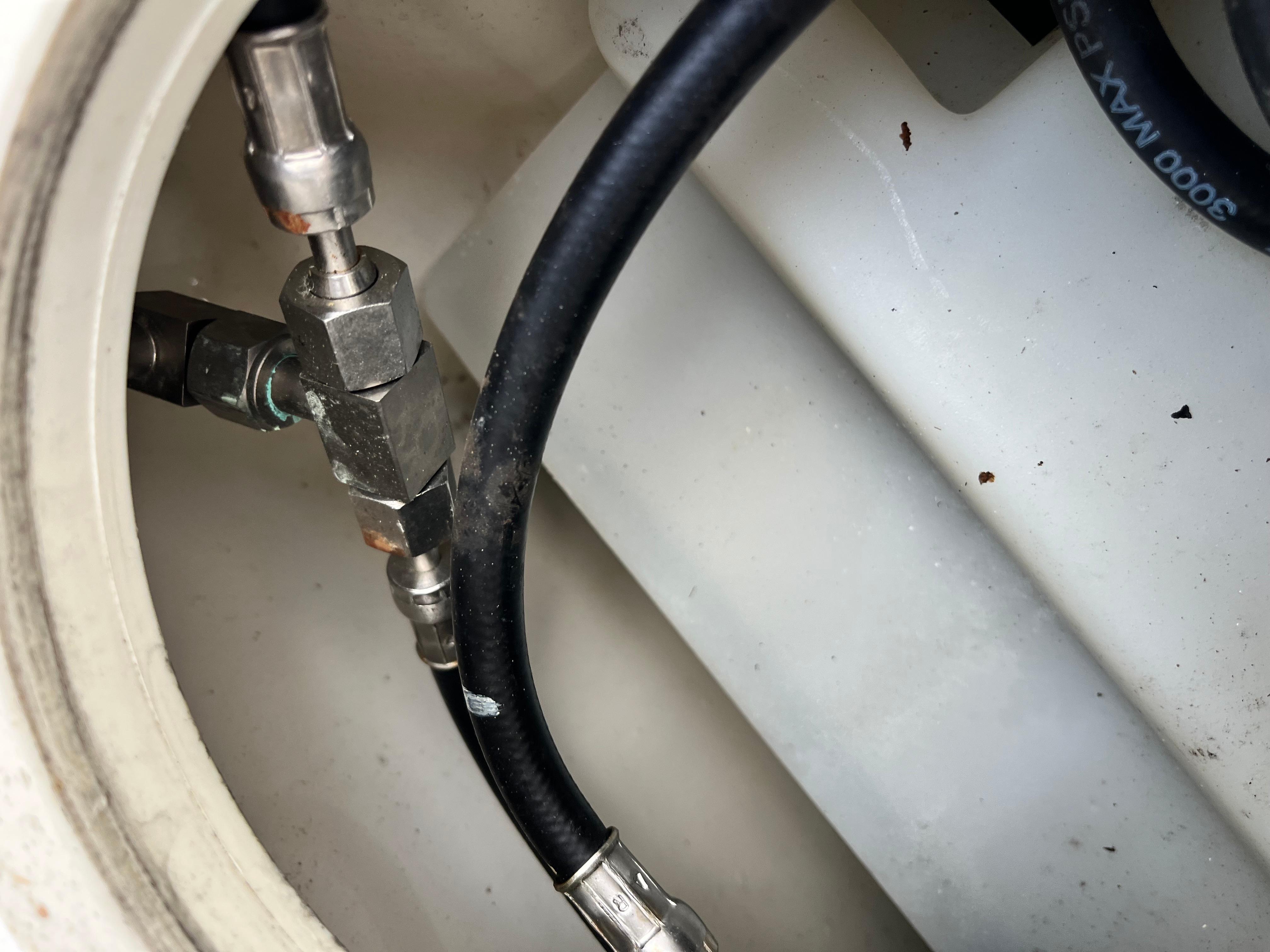 2009-boston-whaler-250-outrage-power-9805875-978947584-0-220520251042-68
