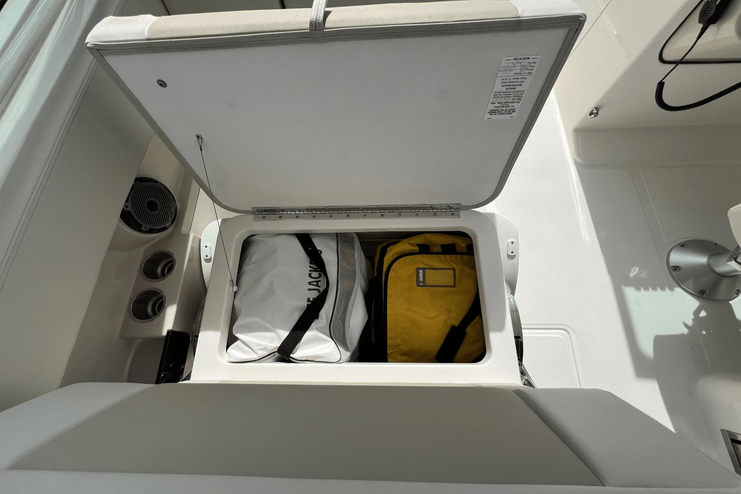 2024-boston-whaler-280-vantage-power-9685876-974380807-0-260220251129-62