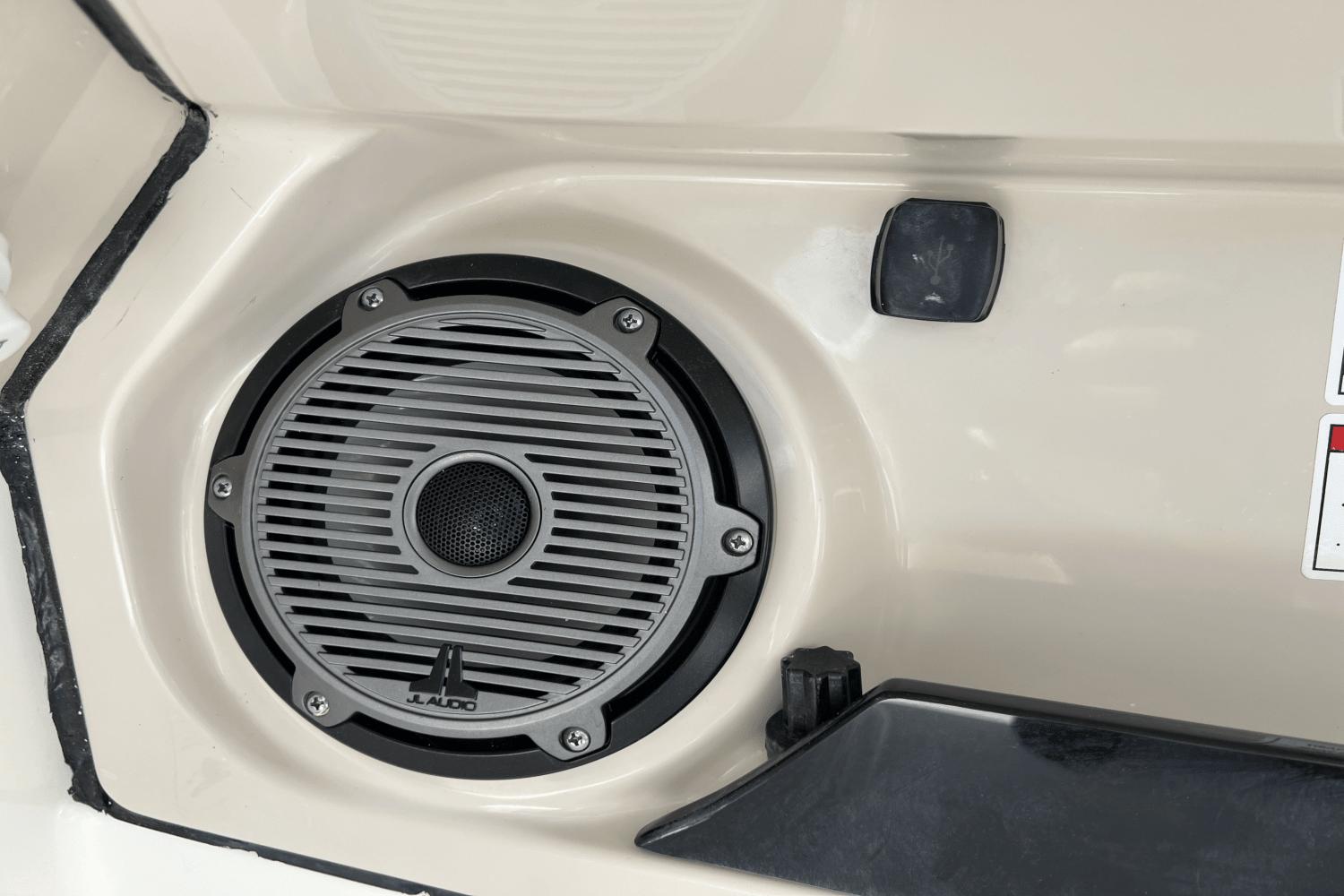 2024-boston-whaler-280-vantage-power-9685876-974380812-0-260220251129-67