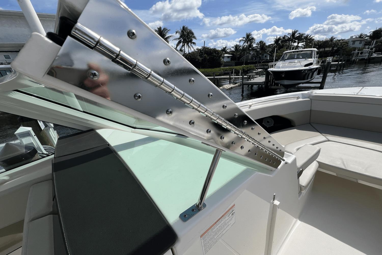 2024-boston-whaler-280-vantage-power-9685876-974380818-0-260220251128-26