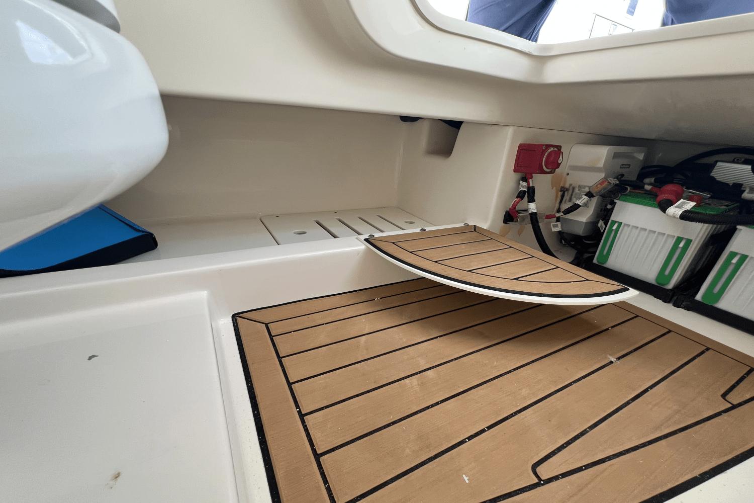 2024-boston-whaler-280-vantage-power-9685876-974380819-0-260220251128-48