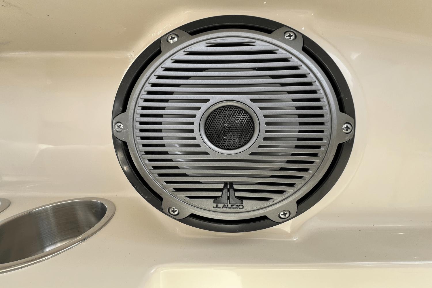 2024-boston-whaler-280-vantage-power-9685876-974380833-0-260220251129-64