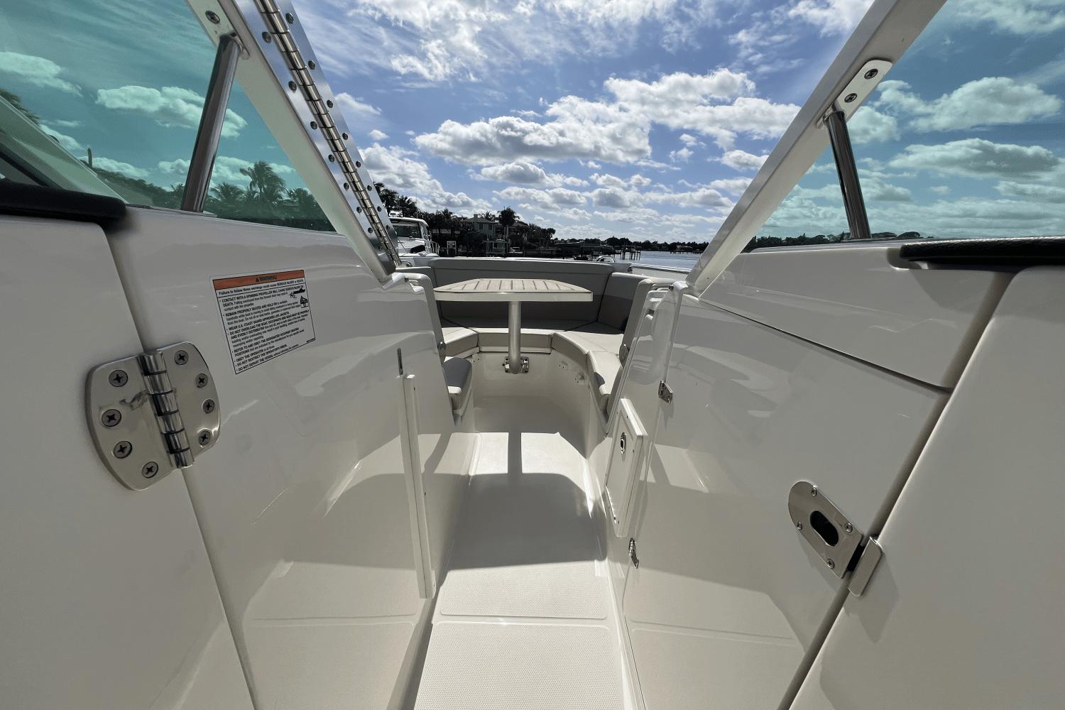 2024-boston-whaler-280-vantage-power-9685876-974380839-0-260220251128-8