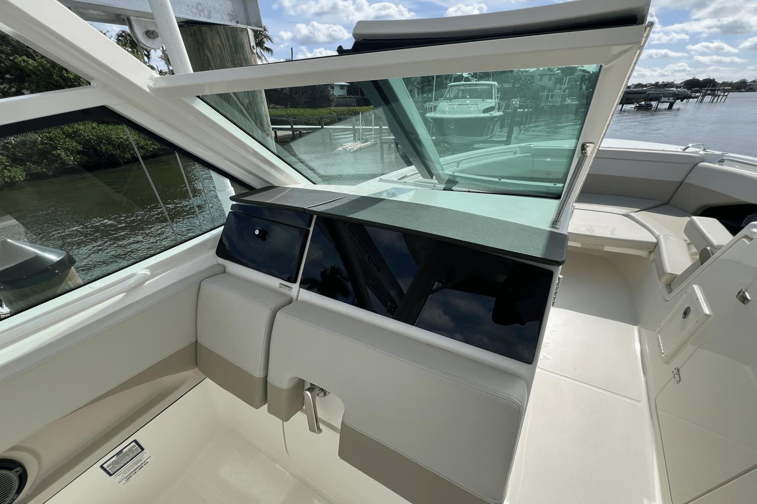 2024-boston-whaler-280-vantage-power-9685876-974380862-0-260220251128-27