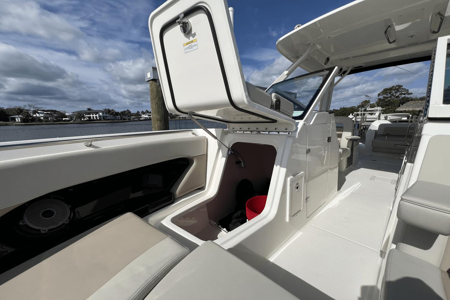 2024-boston-whaler-280-vantage-power-9685876-974380867-0-260220251128-16