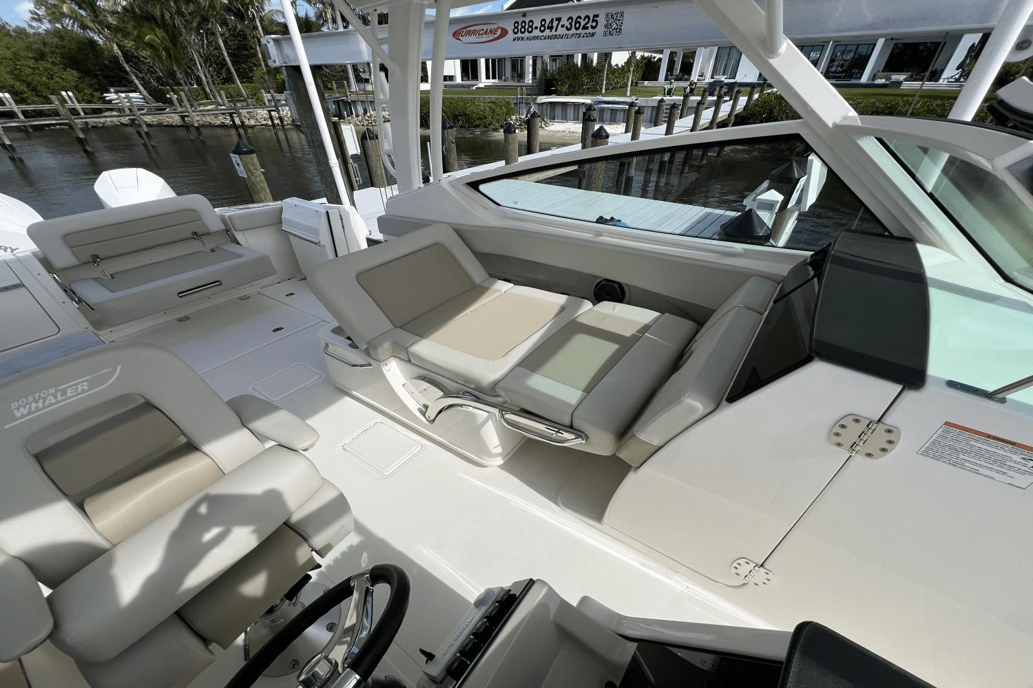 2024-boston-whaler-280-vantage-power-9685876-974380872-0-260220251129-58