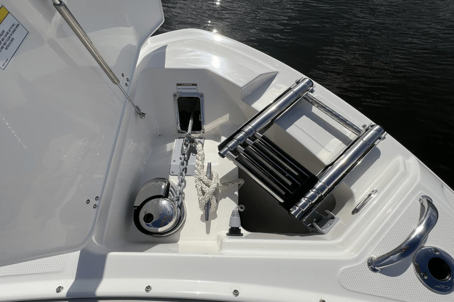 2024-boston-whaler-280-vantage-power-9685876-974380879-0-260220251128-10