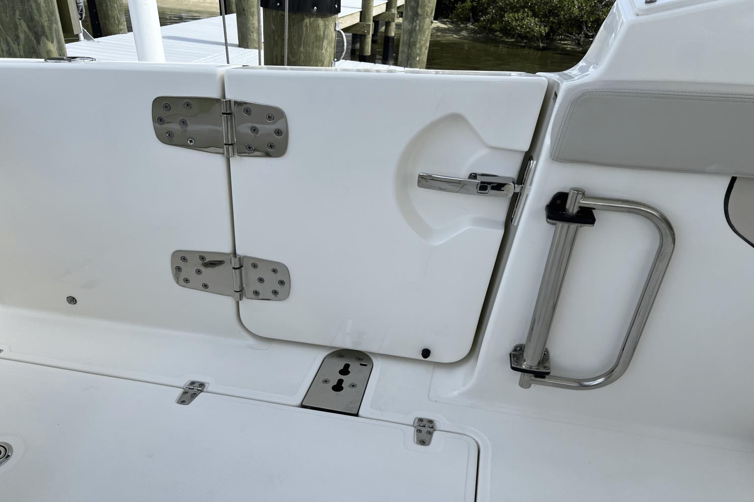 2024-boston-whaler-280-vantage-power-9685876-974380890-0-260220251129-72