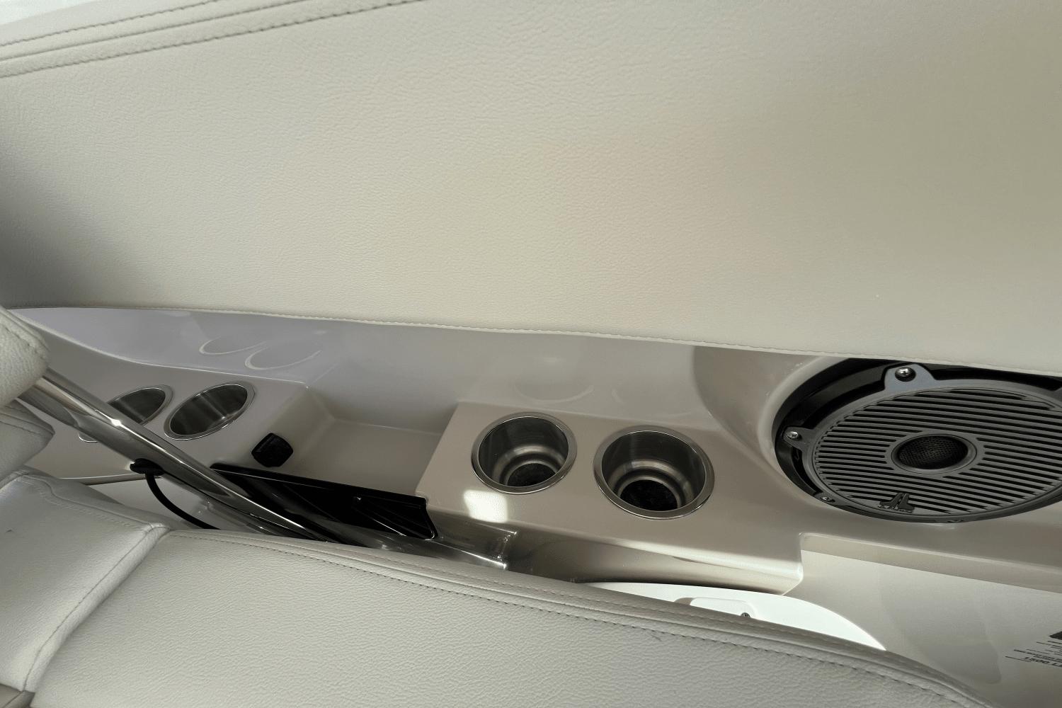 2024-boston-whaler-280-vantage-power-9685876-974380893-0-260220251129-65