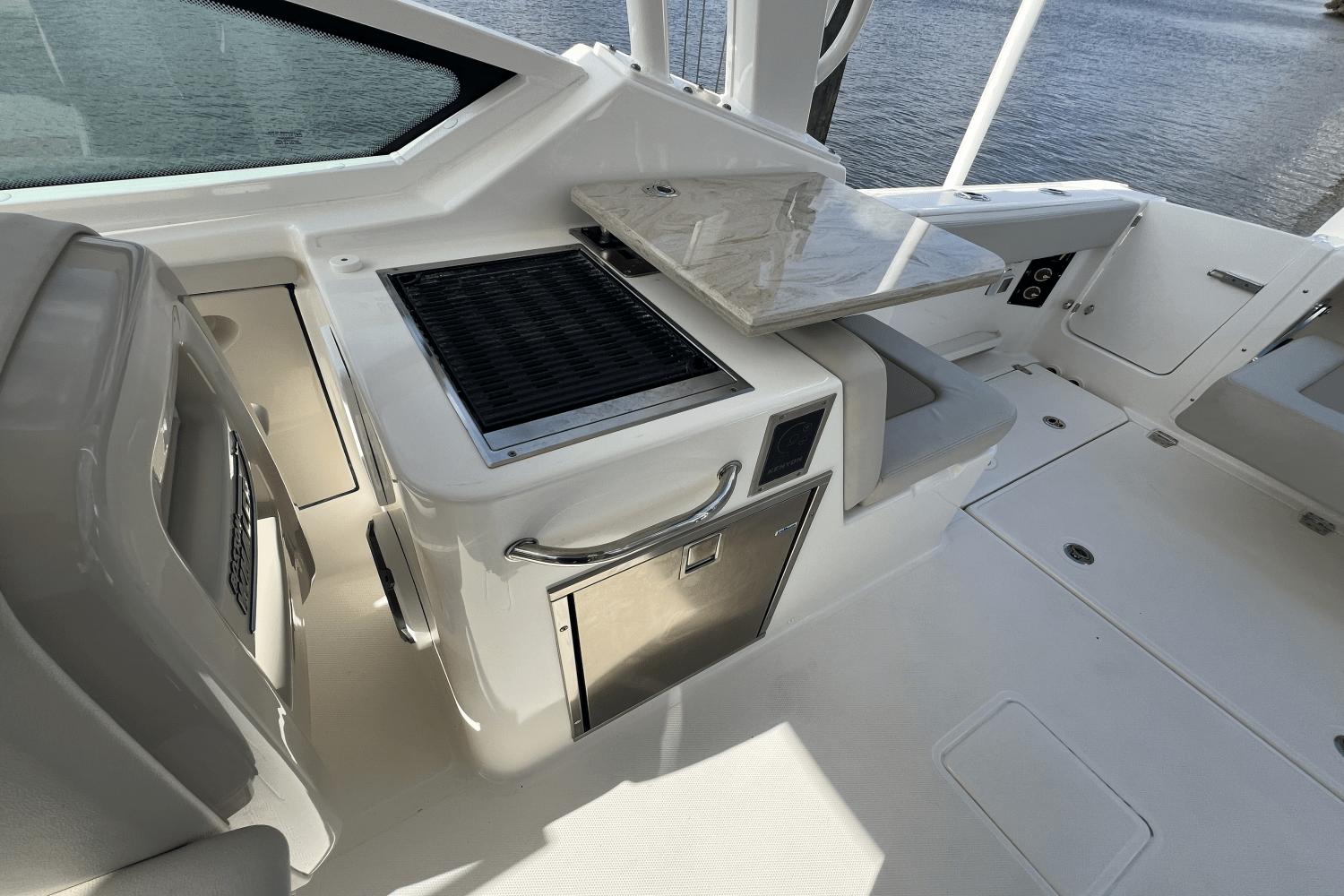 2024-boston-whaler-280-vantage-power-9685876-974380894-0-260220251128-32