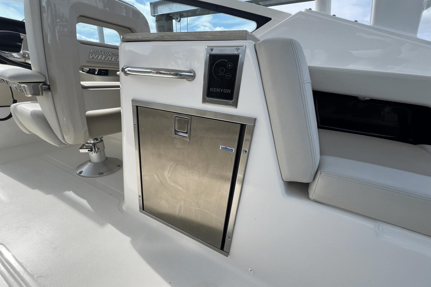 2024-boston-whaler-280-vantage-power-9685876-974380903-0-260220251128-30