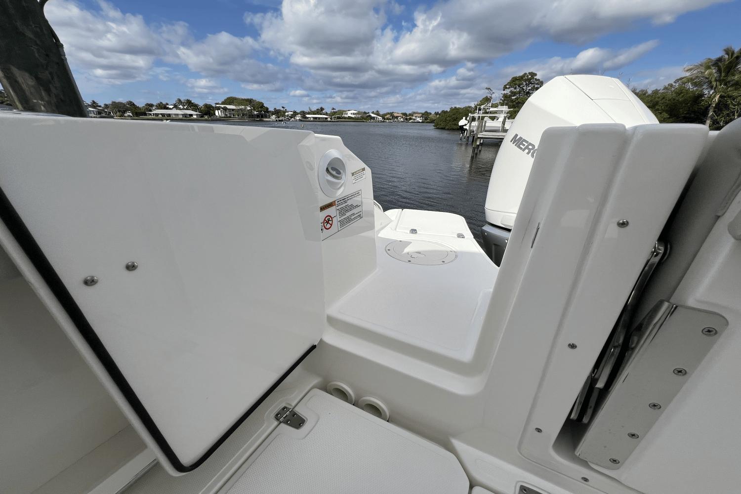 2024-boston-whaler-280-vantage-power-9685876-974380908-0-260220251129-91