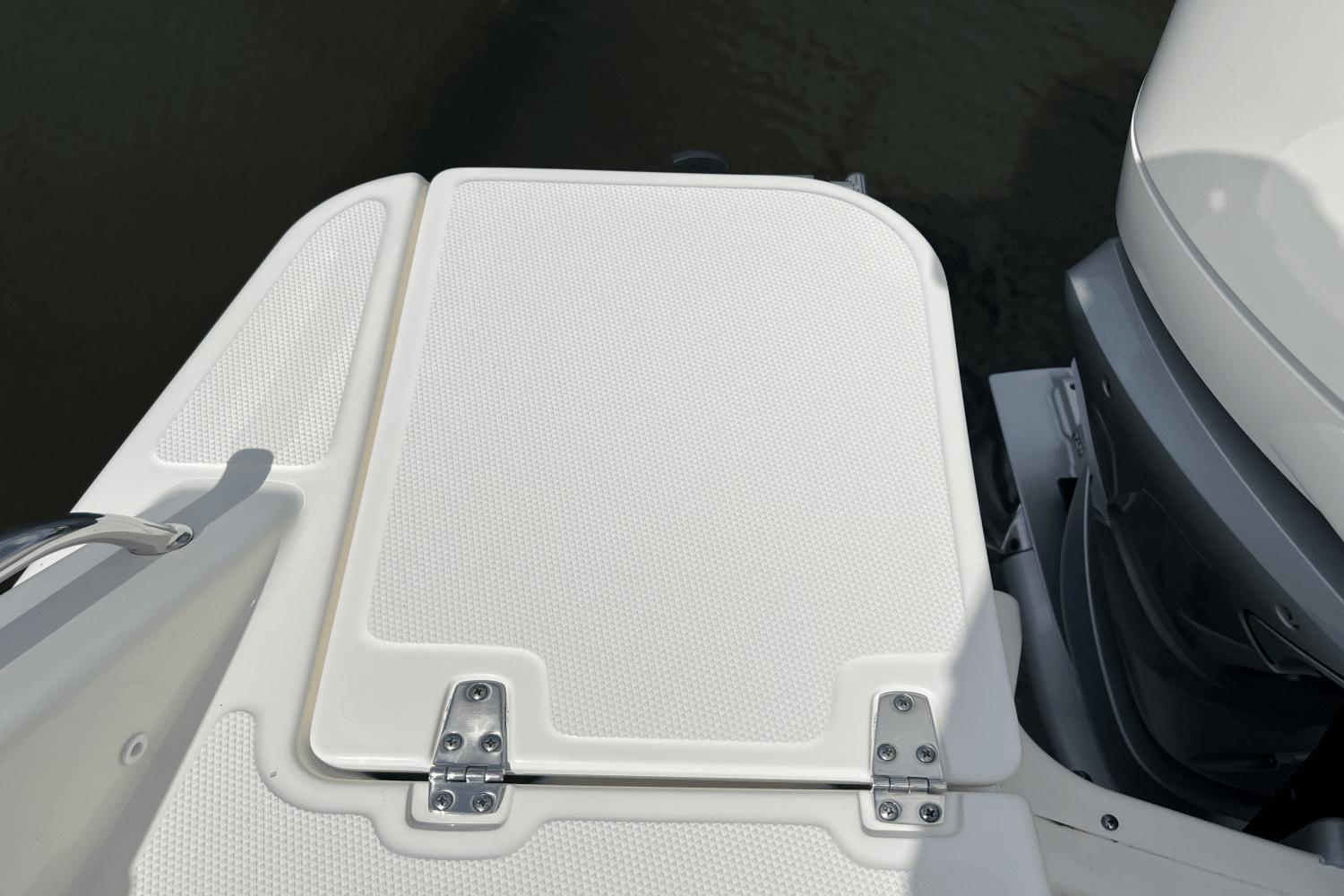 2024-boston-whaler-280-vantage-power-9685876-974380922-0-260220251129-96