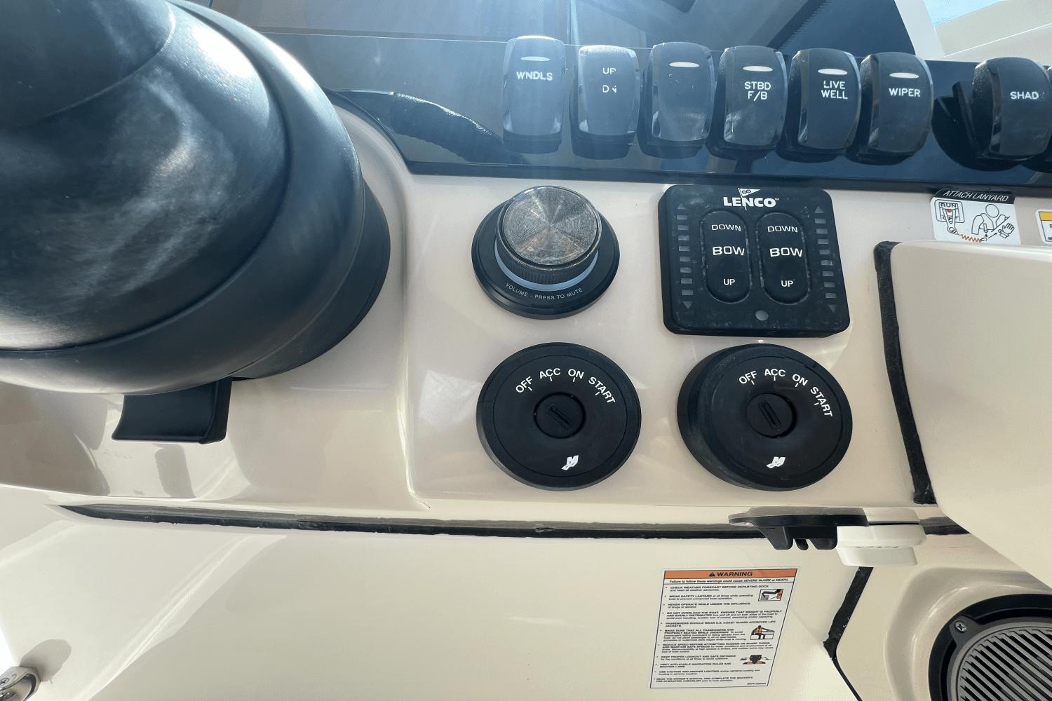 2024-boston-whaler-280-vantage-power-9685876-974380924-0-260220251128-38