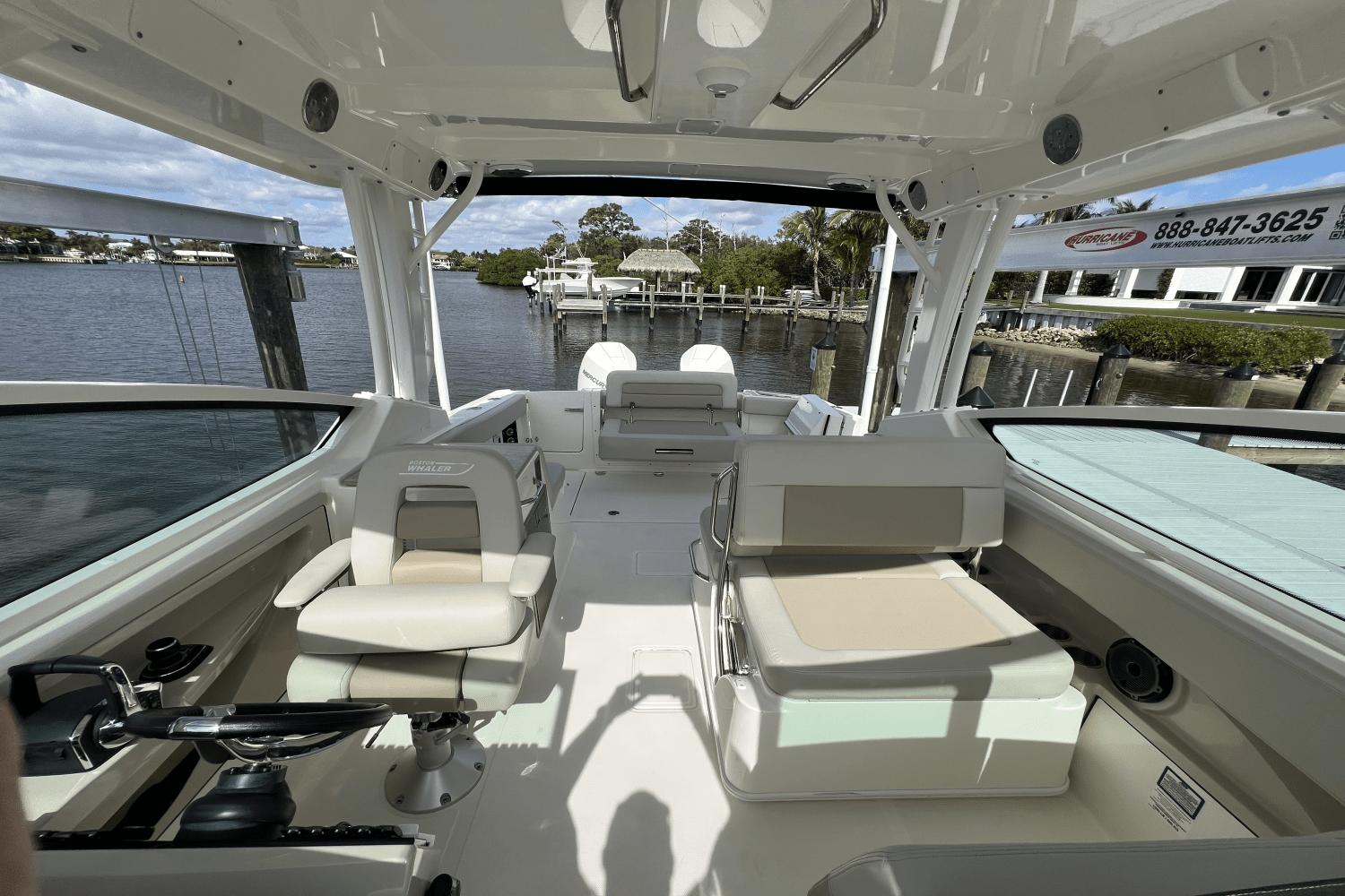 2024-boston-whaler-280-vantage-power-9685876-974380935-0-260220251129-53