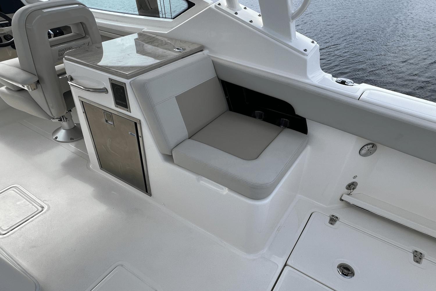 2024-boston-whaler-280-vantage-power-9685876-974380946-0-260220251129-74
