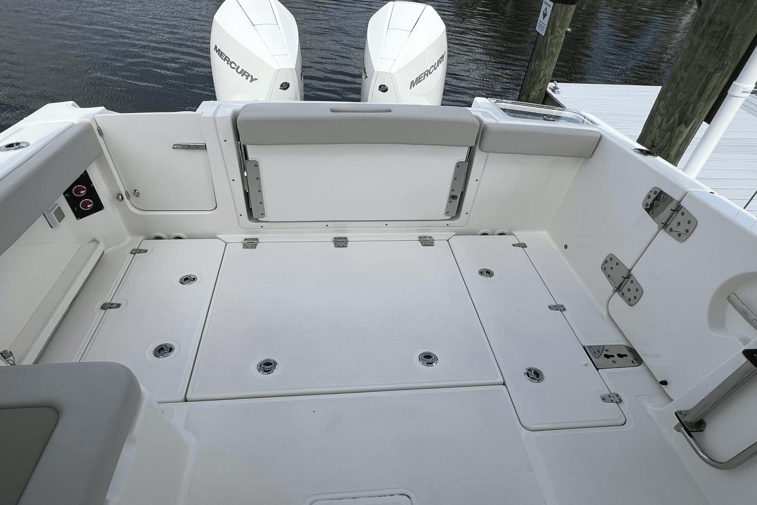 2024-boston-whaler-280-vantage-power-9685876-974380955-0-260220251129-77