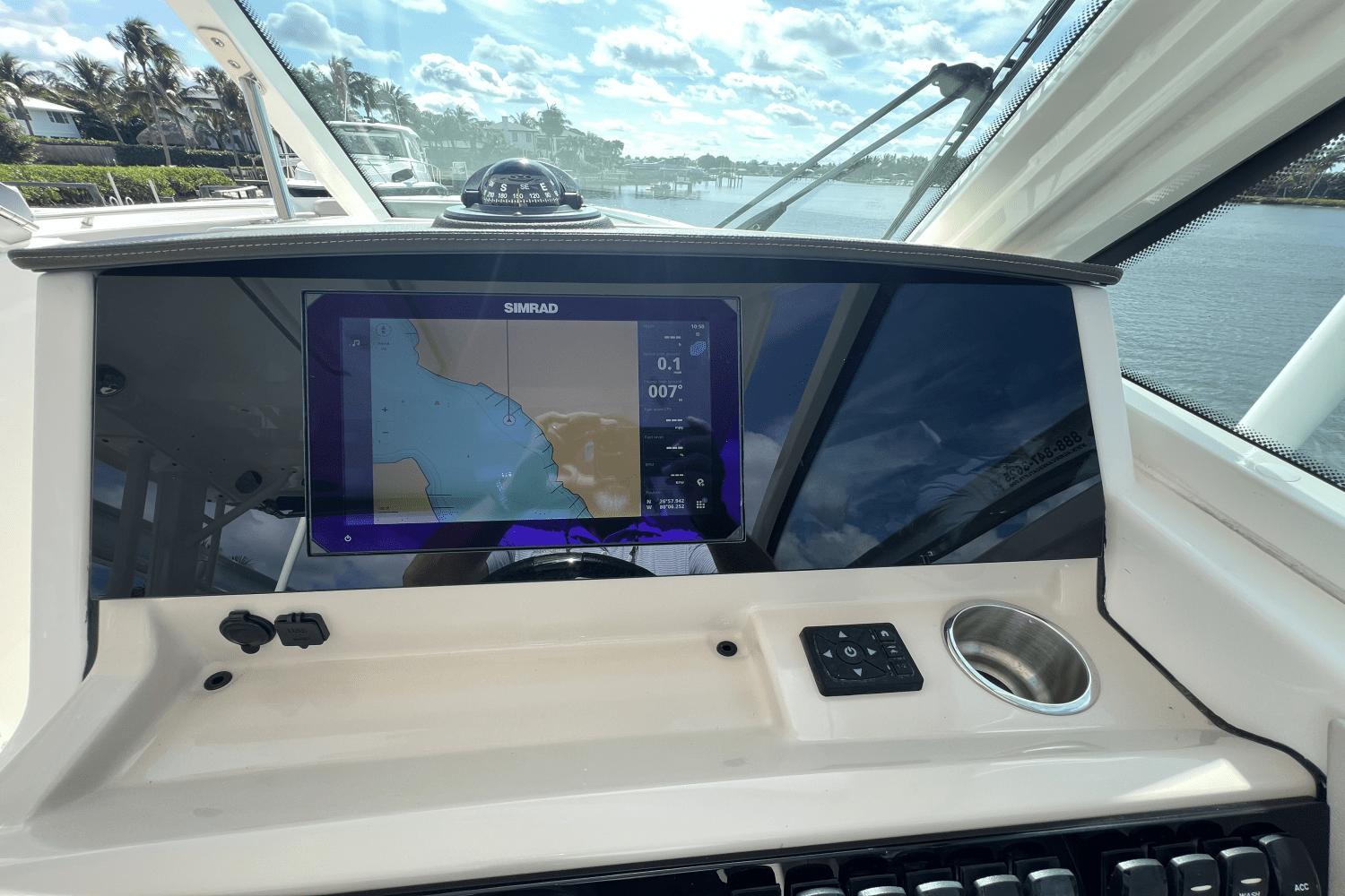 2024-boston-whaler-280-vantage-power-9685876-974380960-0-260220251128-34