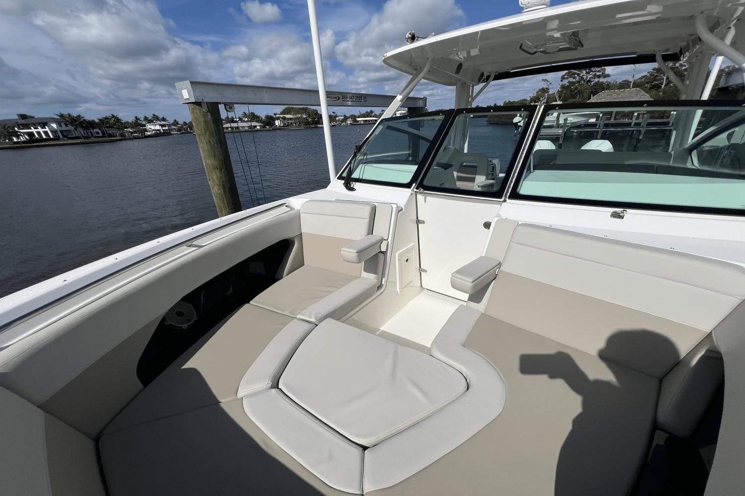 2024-boston-whaler-280-vantage-power-9685876-974380972-0-260220251128-20