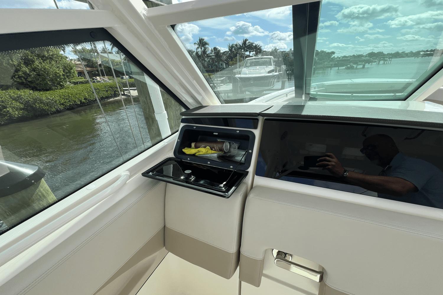 2024-boston-whaler-280-vantage-power-9685876-974380974-0-260220251128-42