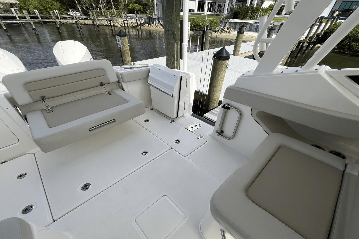 2024-boston-whaler-280-vantage-power-9685876-974380980-0-260220251129-54
