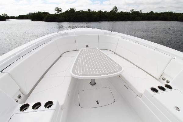 37' Intrepid, Listing Number 100913700, - Photo No. 8