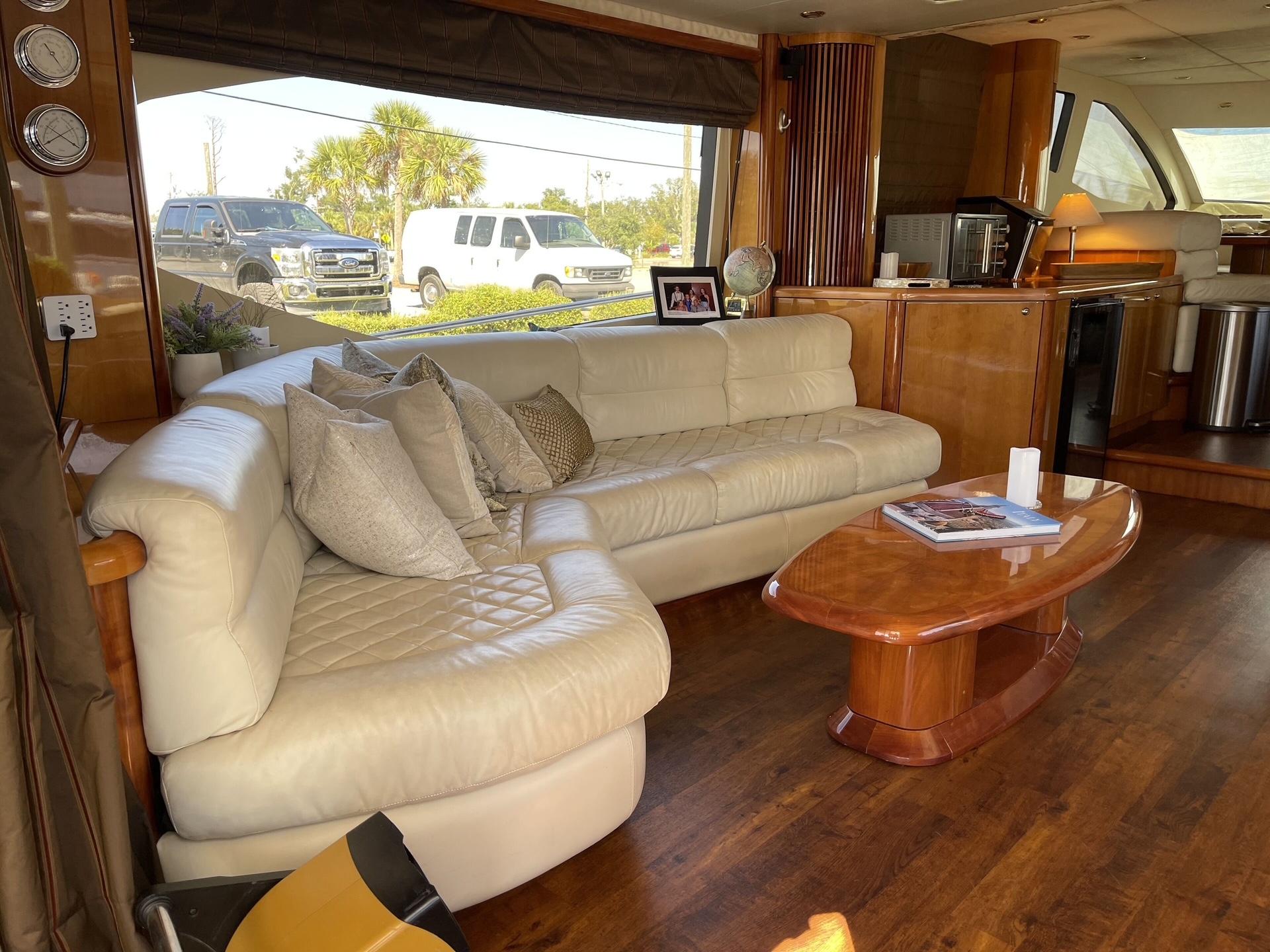 2005 Sunseeker 75 Flybridge- LAUREL- Salon