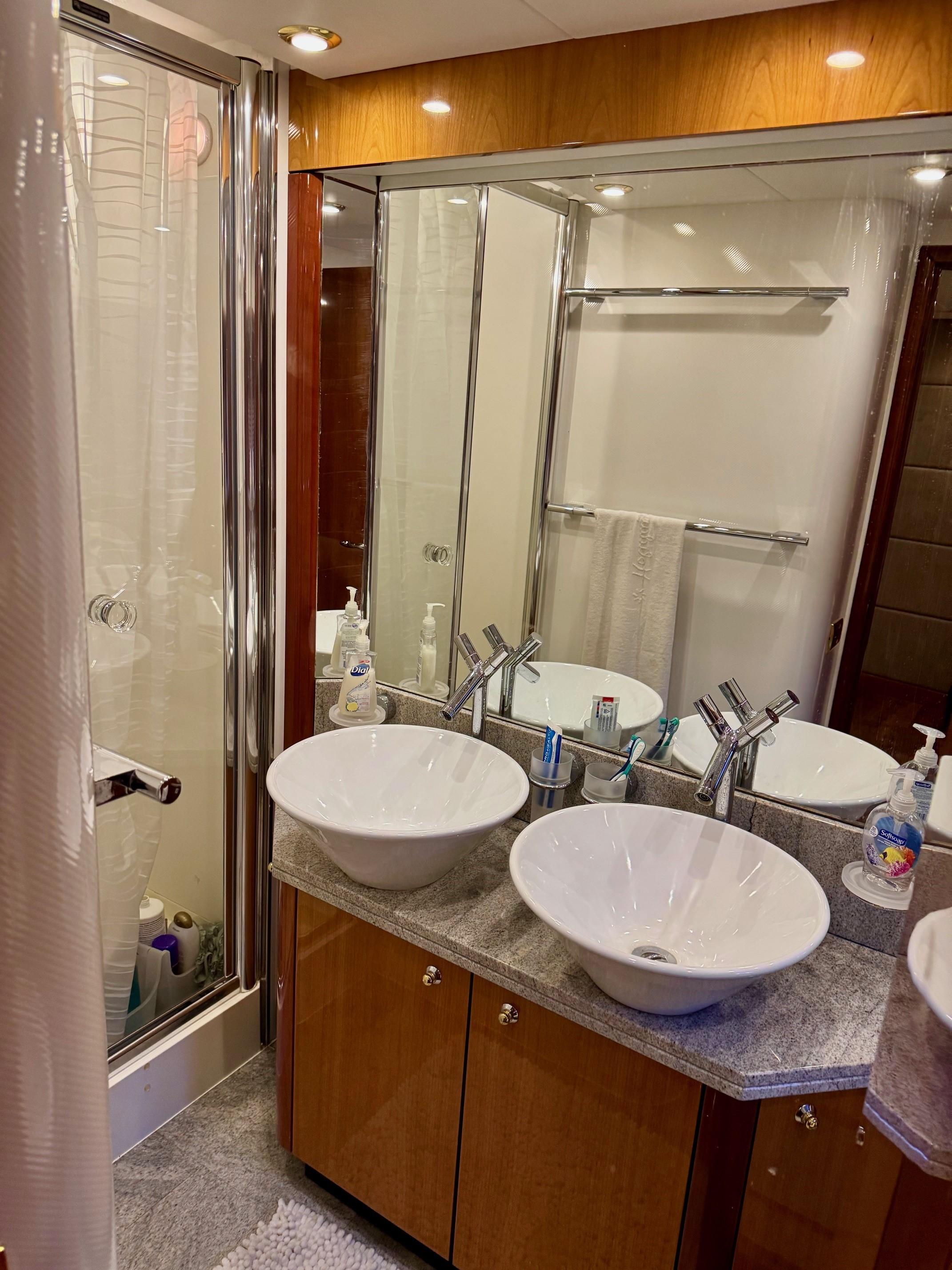 2005 Sunseeker 75 Flybridge- LAUREL- Master Stateroom Head