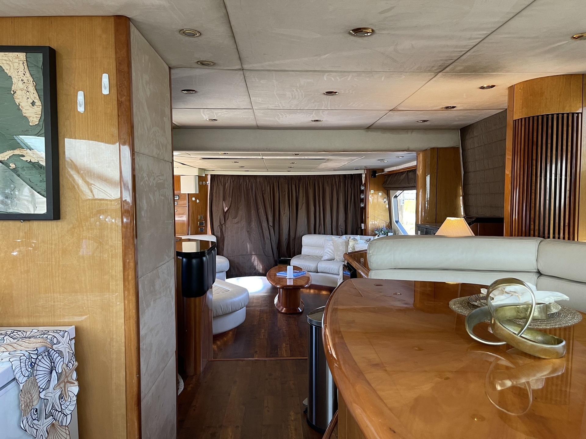 2005 Sunseeker 75 Flybridge- LAUREL- Dinette