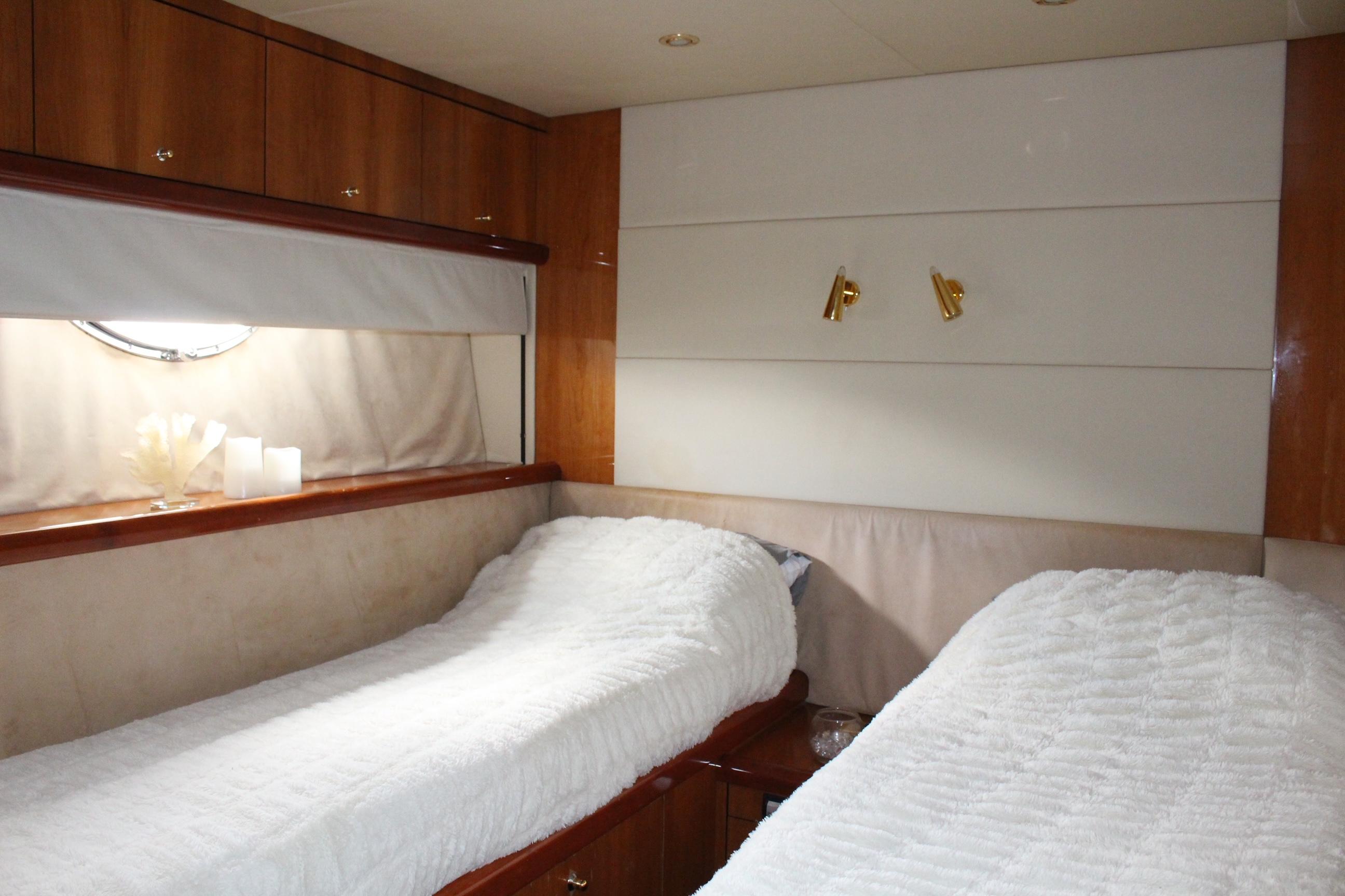 2005 Sunseeker 75 Flybridge- LAUREL- Guest Stateroom