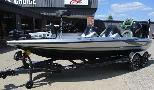 2021 Triton boat for sale, model of the boat is 21 TRX Patriot & Image # 3 of 16