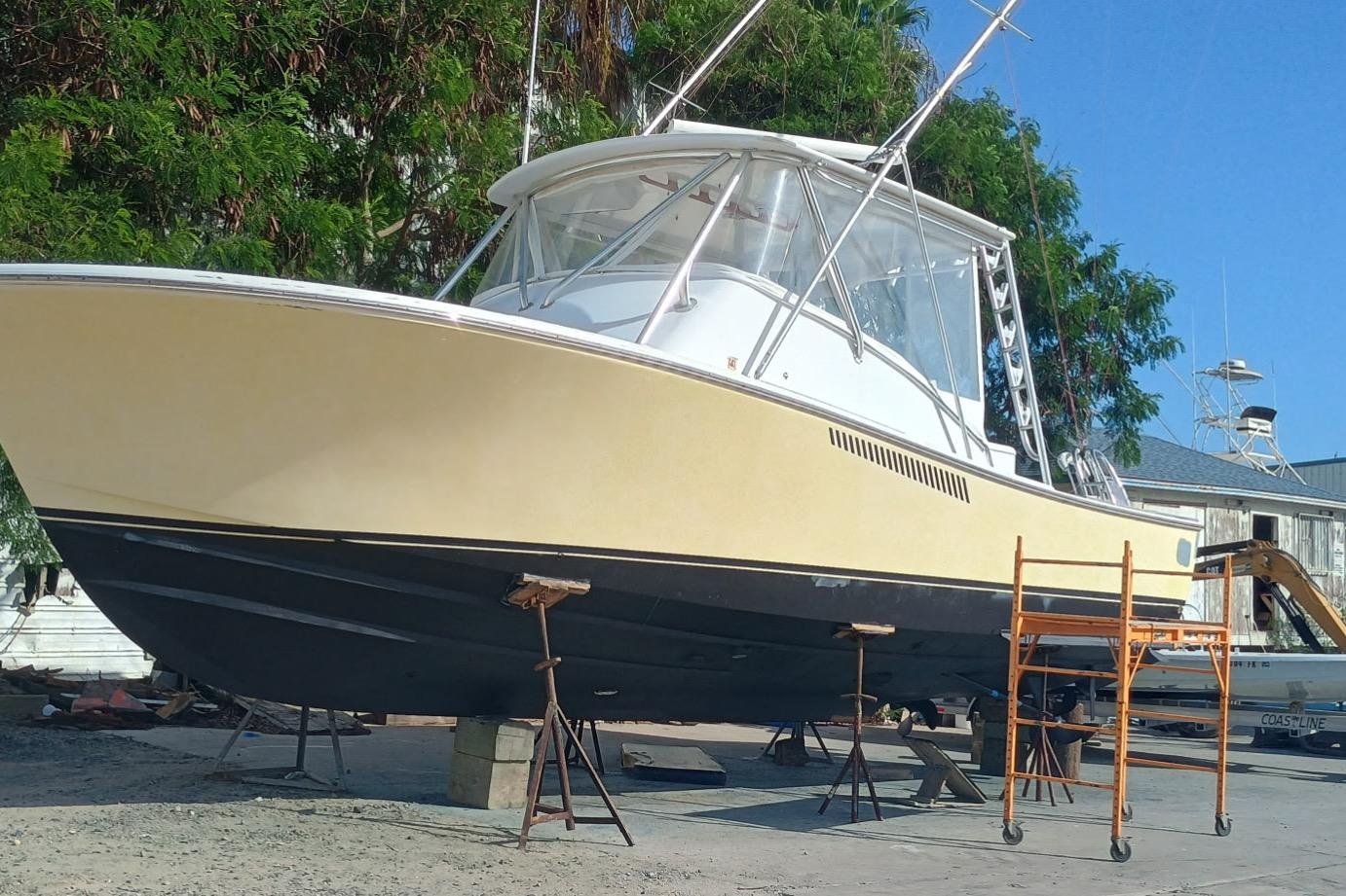 1983 Hines-Farley 34 Express | Yachts360