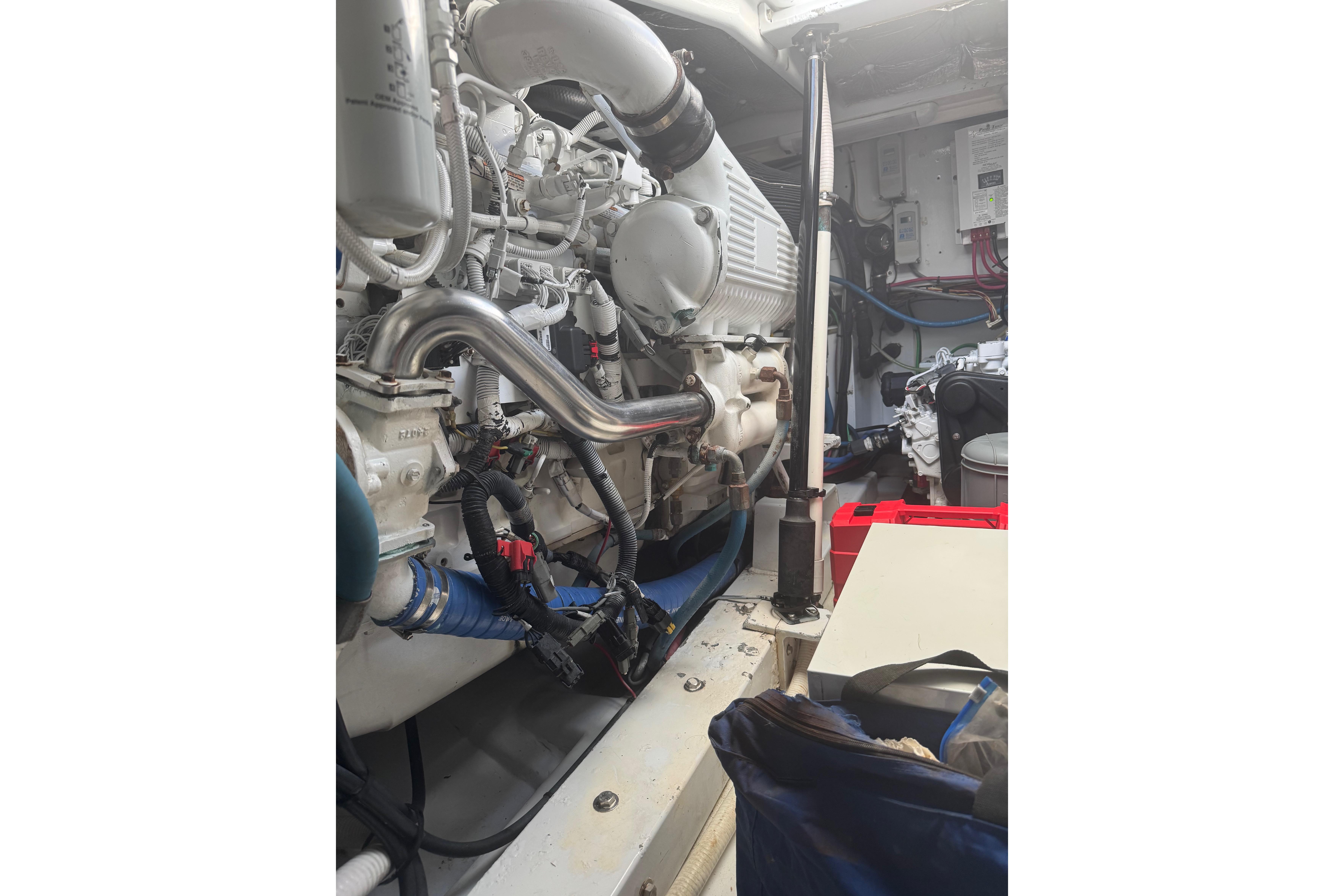 1983 Hines-Farley 34 Express | Yachts360