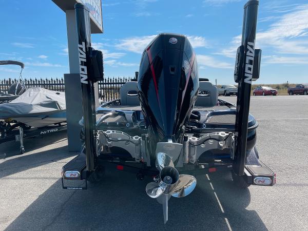 2021 Nitro boat for sale, model of the boat is Z21 Pro & Image # 3 of 20