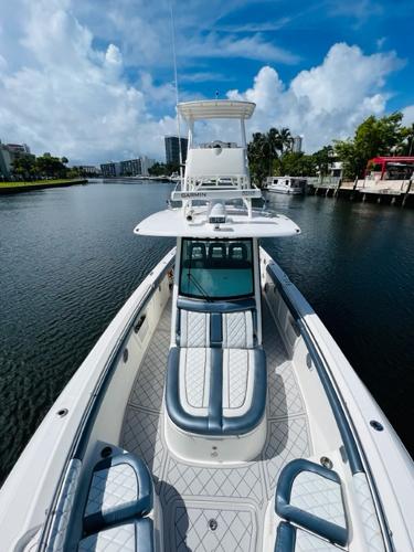 35' Boston Whaler, Listing Number 100891966, Image No. 9