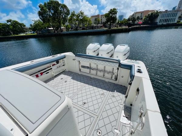 35' Boston Whaler, Listing Number 100891966, Image No. 21