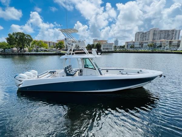 35' Boston Whaler, Listing Number 100891966, Image No. 2