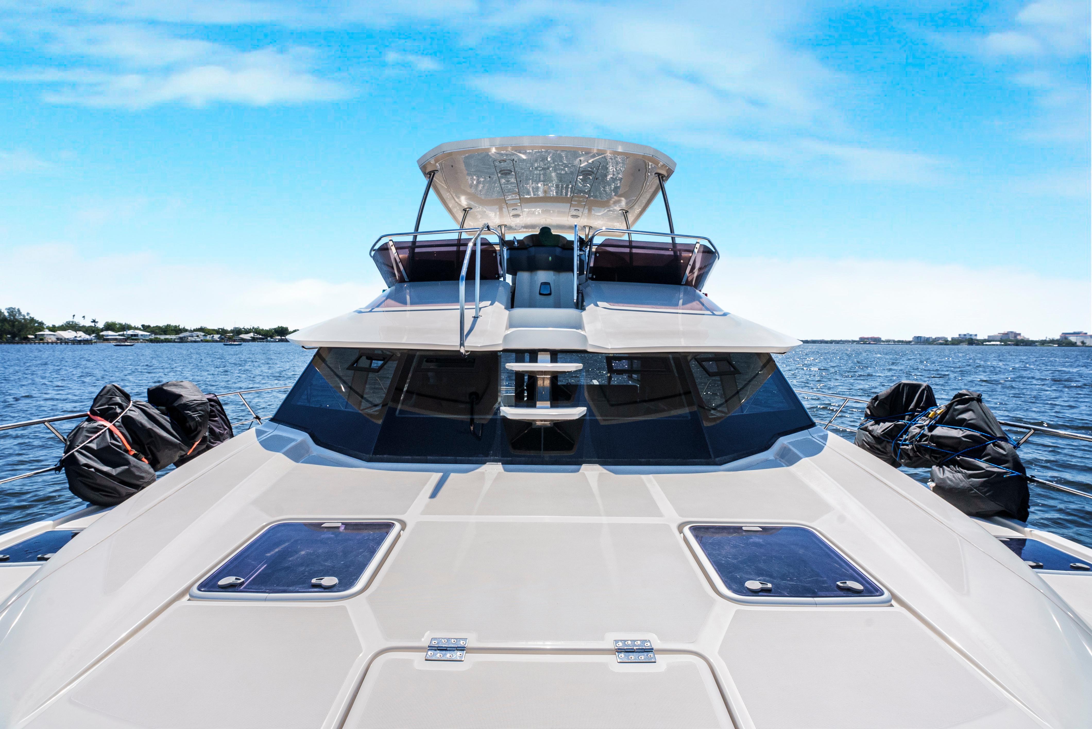 Aquila-44 Yacht 2017-Ryans Inheritance FL-US-2017 Aquila 44 Yacht on open water under clear blue sky.-9835915 | Thumbnail