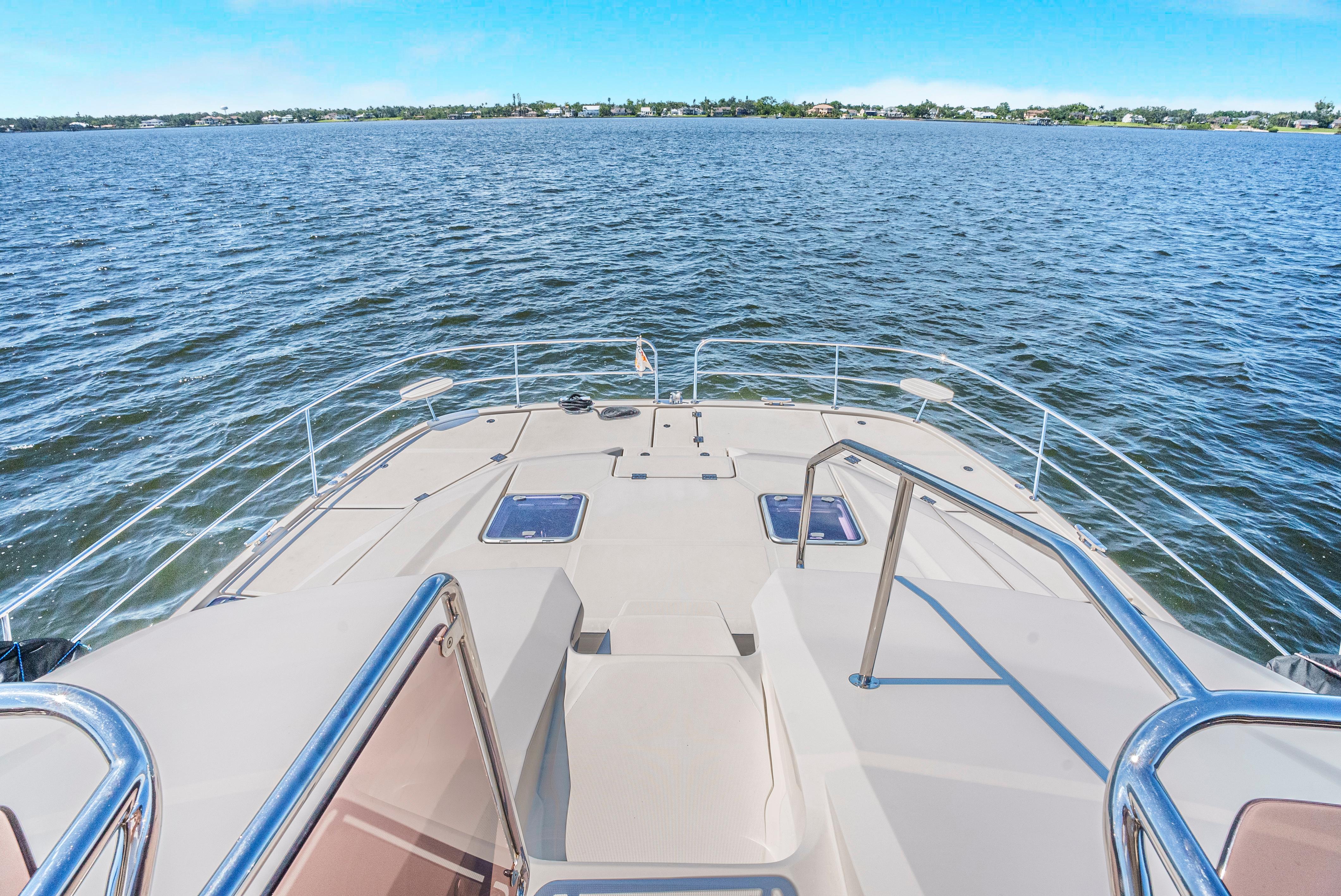 Aquila-44 Yacht 2017-Ryans Inheritance FL-US-Bow view of 2017 Aquila 44 Yacht on open water, clear sky.-9835915 | Thumbnail
