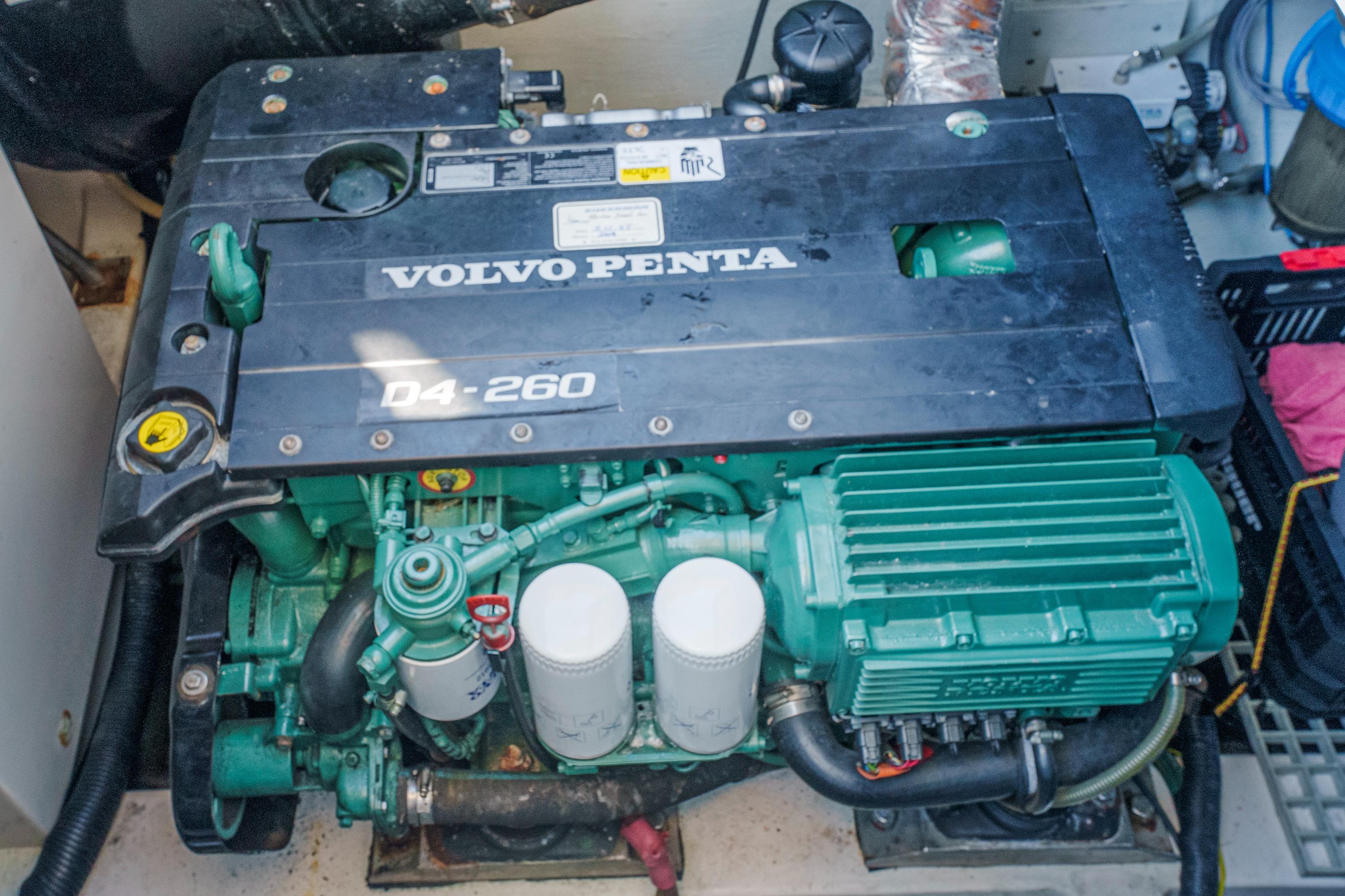 Aquila-44 Yacht 2017-Ryans Inheritance FL-US-Volvo Penta D4-260 engine in 2017 Aquila 44 Yacht, detailed view.-9835915 | Thumbnail