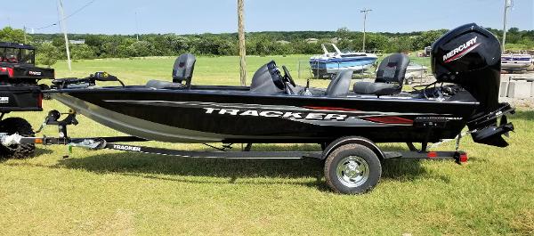 2022 Tracker Boats boat for sale, model of the boat is Pro Team 175 TXW & Image # 1 of 5