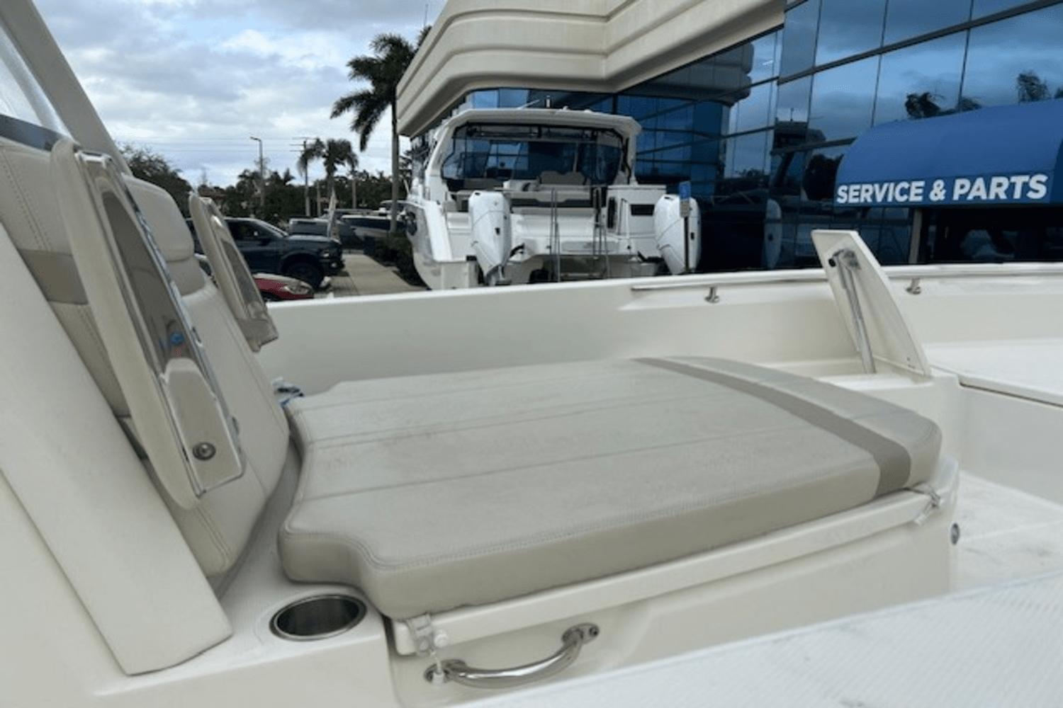 2022-boston-whaler-250-dauntless-power-9685925-974079404-0-180220251324-11