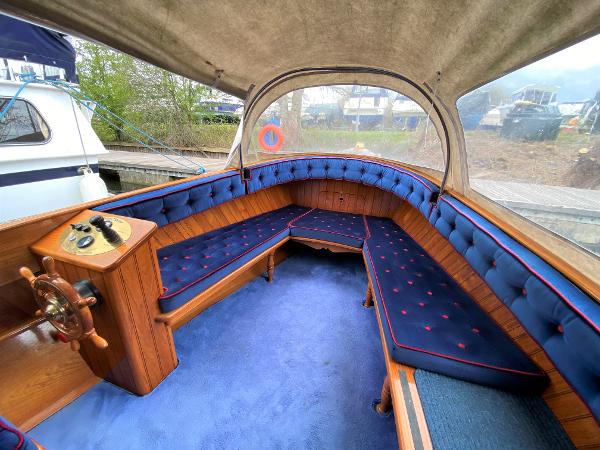 1999 Creative Marine Frolic 31