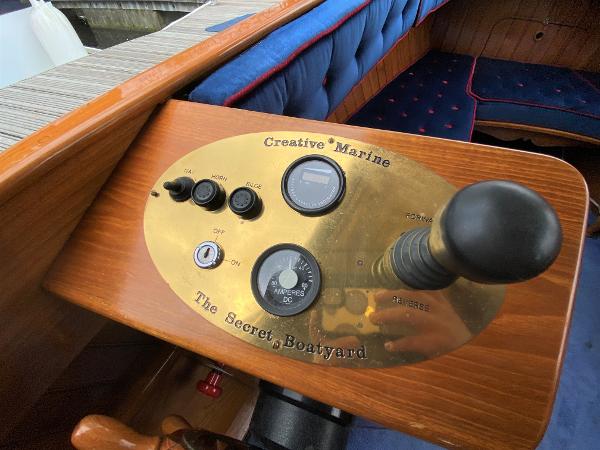 1999 Creative Marine Frolic 31